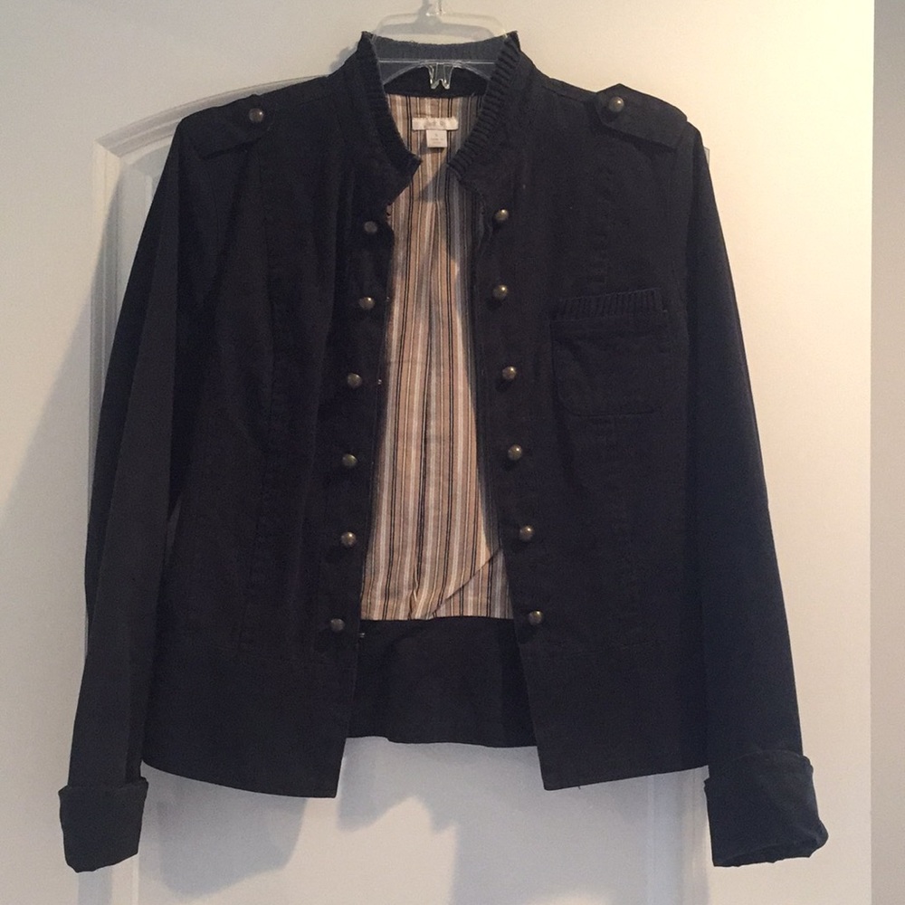 Black Jacket! Very Chic!